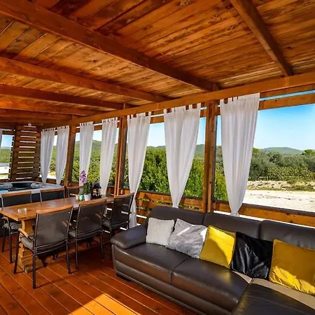 Cozy And Chic Little House With Pool Ivinj-2 Feriehus