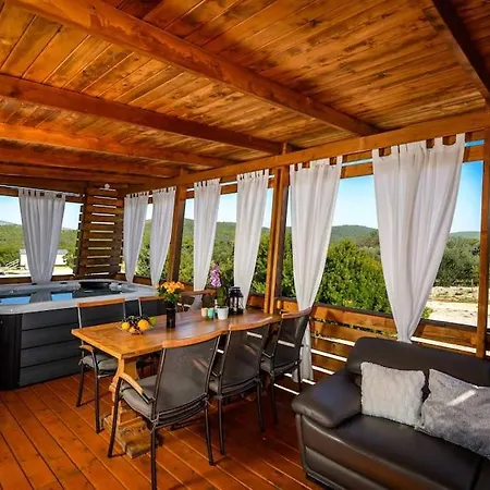 Cozy And Chic Little House With Pool Ivinj-2 Сasa de vacaciones Tisno