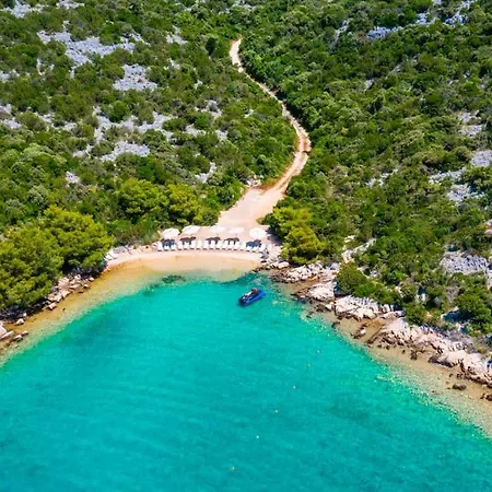 Cozy And Chic Little House With Pool Ivinj-2 Tisno