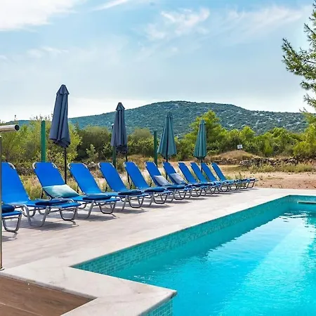 Cozy And Chic Little House With Pool Ivinj-2 * Tisno