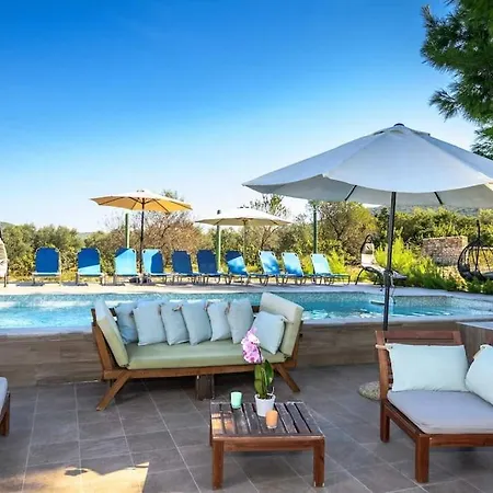 Cozy And Chic Little House With Pool Ivinj-2 * Tisno