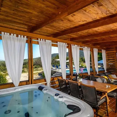 Cozy And Chic Little House With Pool Ivinj-2