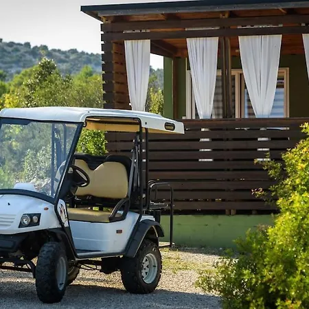 Сasa de vacaciones Cozy And Chic Little House With Pool Ivinj-2 Tisno