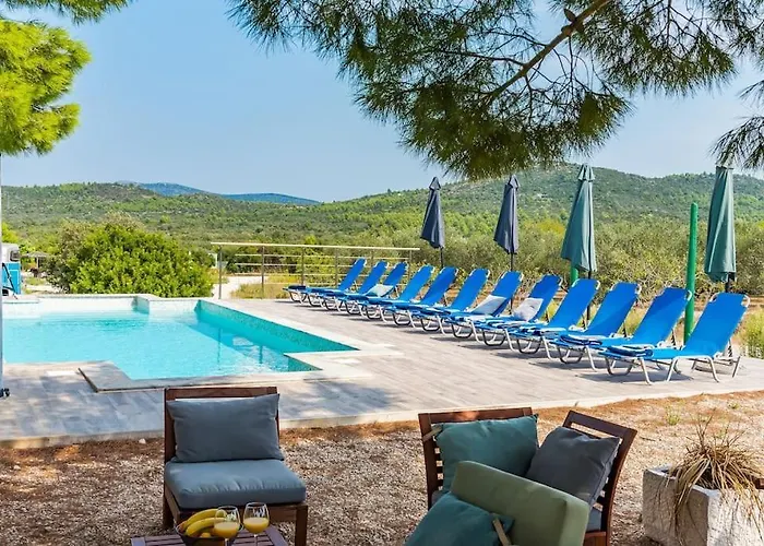 Cozy And Chic Little House With Pool Ivinj-2