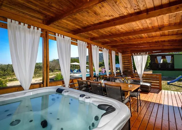 度假居 Cozy And Chic Little House With Pool Ivinj-2