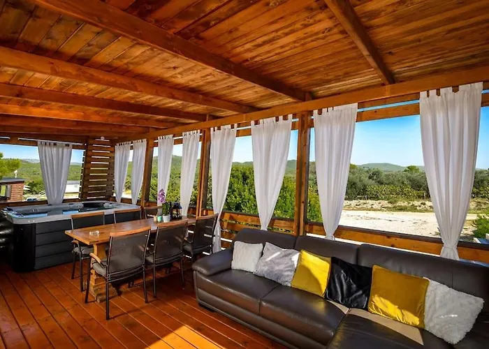 Cozy And Chic Little House With Pool Ivinj-2 Vakantiehuis