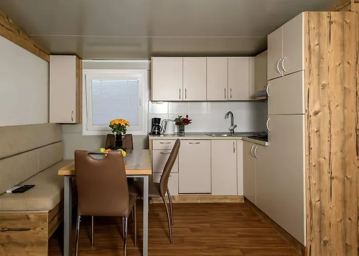 Cozy And Chic Little House With Pool Ivinj-2 度假居 迪斯诺