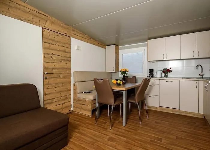 Cozy And Chic Little House With Pool Ivinj-2 Vakantiehuis *