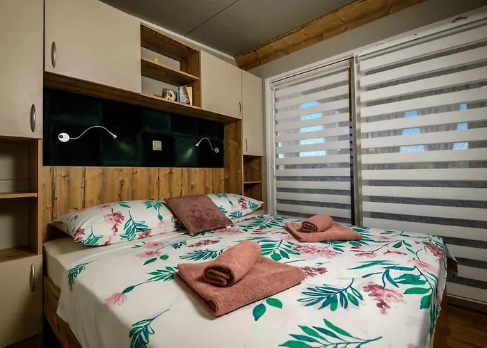 Cozy And Chic Little House With Pool Ivinj-2 度假居 迪斯诺