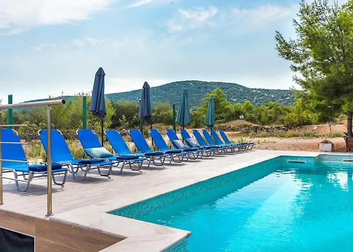 Cozy And Chic Little House With Pool Ivinj-2 * Tisno