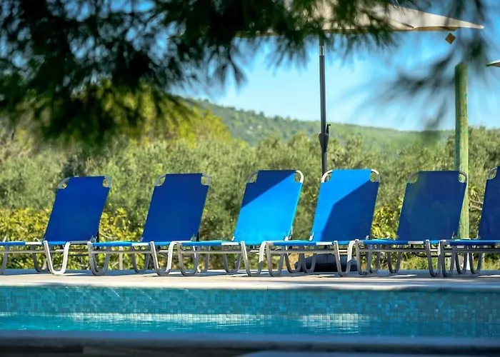 Cozy And Chic Little House With Pool Ivinj-2 Vakantiehuis *