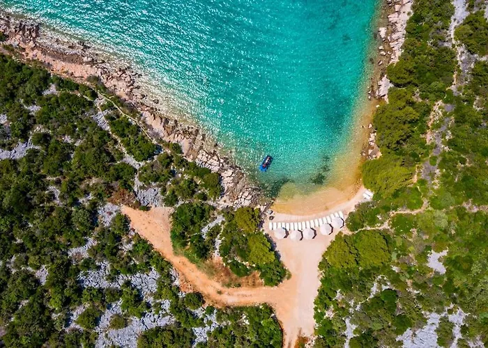 Vakantiehuis Cozy And Chic Little House With Pool Ivinj-2 *