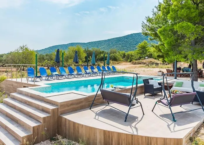 Cozy And Chic Little House With Pool Ivinj-2 Vakantiehuis