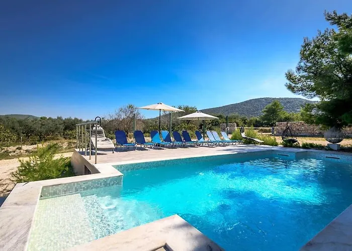 Cozy And Chic Little House With Pool Ivinj-2 迪斯诺