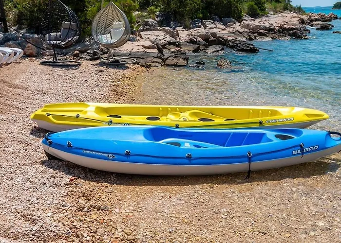 Cozy And Chic Little House With Pool Ivinj-2 Vakantiehuis